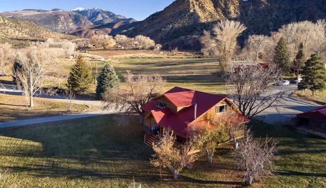 Pack Creek - Orchard House, Beautiful Cabin