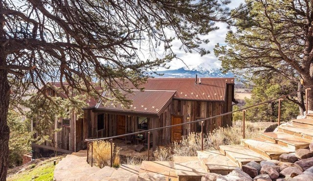Pet-Friendly Carbondale Retreat with A/C, Fireplace, Deck & Expansive Sopris Views