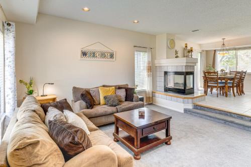 Pet-Friendly Retreat w/Fenced Yard in Denver