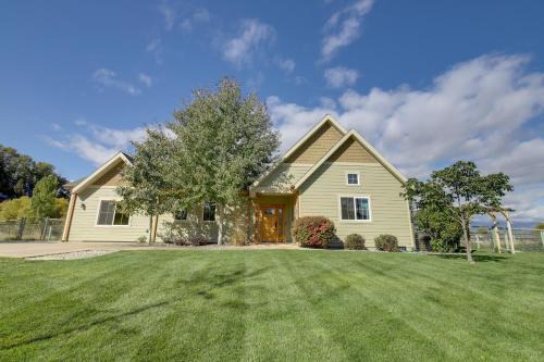 Pet-Friendly Stevensville Home w/Mountain Views! in Stevensville