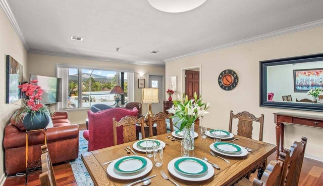 Pet-Friendly Top-Floor Downtown Carbondale Retreat with A/C, Views & Walkable Main Street