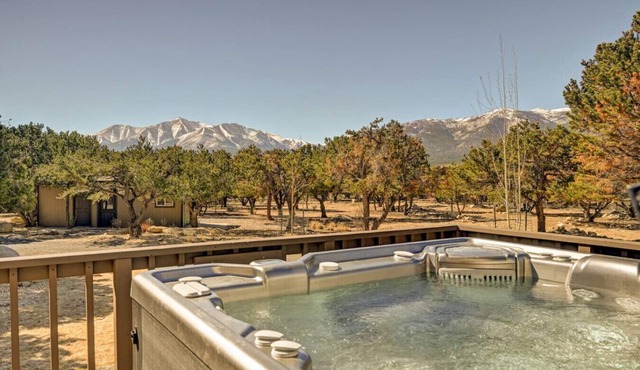 Piñon Peak Retreat |Hot Tub |Views |2 Living Areas