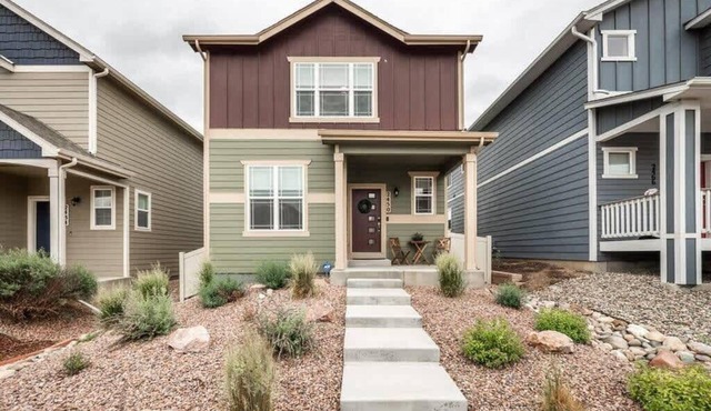 Pioneer Retreat! Downtown High-End Haven