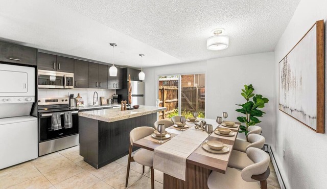 Prime Location ~ Walking Distance to Old Town Arvada - 2 bedrooms/3 beds/1 bath