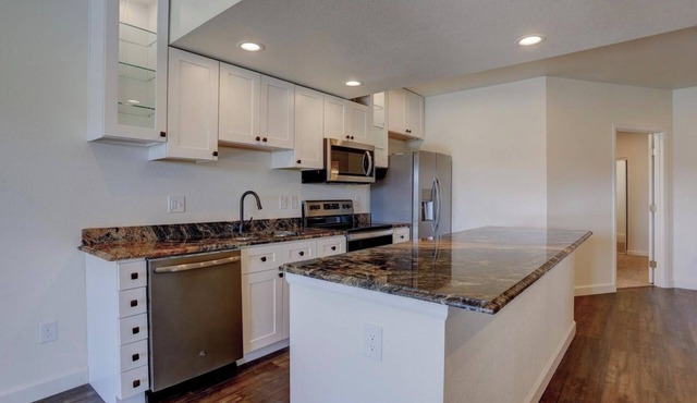 Private 1-bedroom corporate apartment with walking trails in Centennial