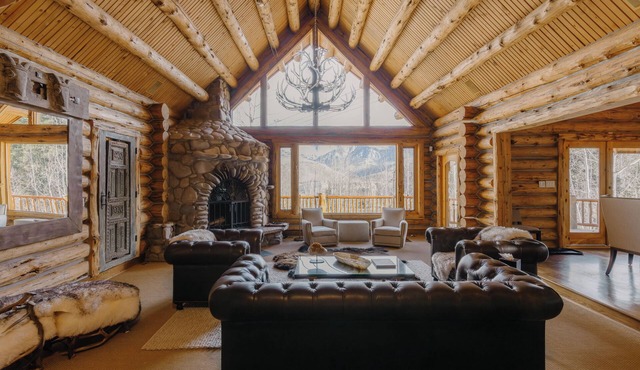 Private Cabin Retreat by InvitedHome | Guest House, Hot Tub, Wood Fireplace