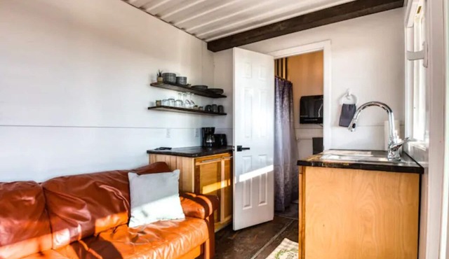Private Glamping Container Hot Tub Escape Creek Access
