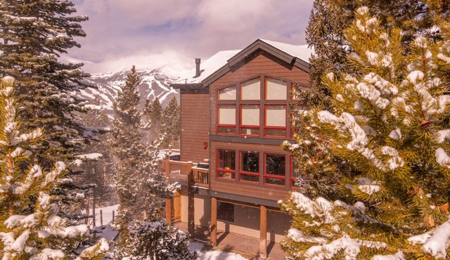 Private with stunning views of the ski resort