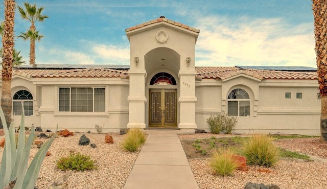 Quiet 4BR Home w/Pool Near Summerlin and Strip Central to Everything