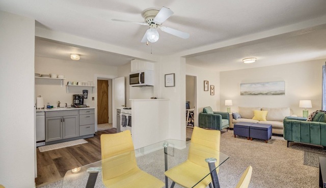 Quiet Urban Hideaway Near Downtown and Dining