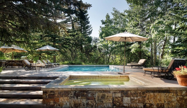 Relax and Unwind at the Stunning Aspen Oasis with 180’ views