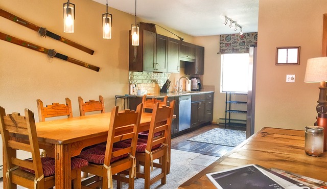 Remodeled Townhome in Excellent Location.Pool &Gym