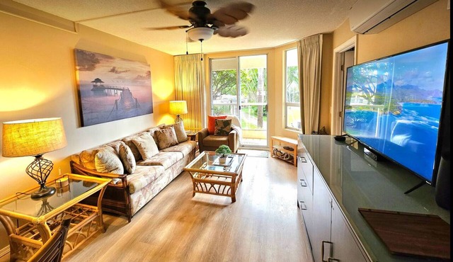 Resort Condo-Full Kitchen, King +Queen bed, AC, Laundry-Walk to Beach and Shops in Kihei
