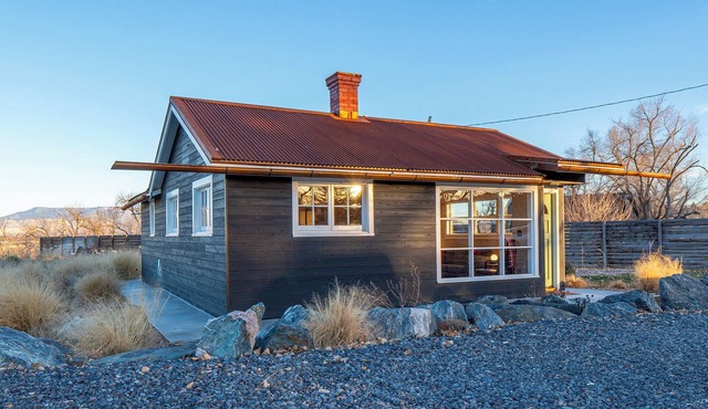 Restored 2BR Historic Cottage w/Mesa Views – Grand Junction