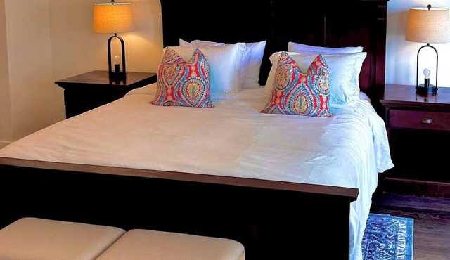 Rooftop Pool, Free Parking, Lux in Cherry Creek by Haven & CO