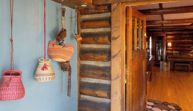 Rooted Inn Gunnison Colorado close to WCU and Crested Butte Mountain Resort