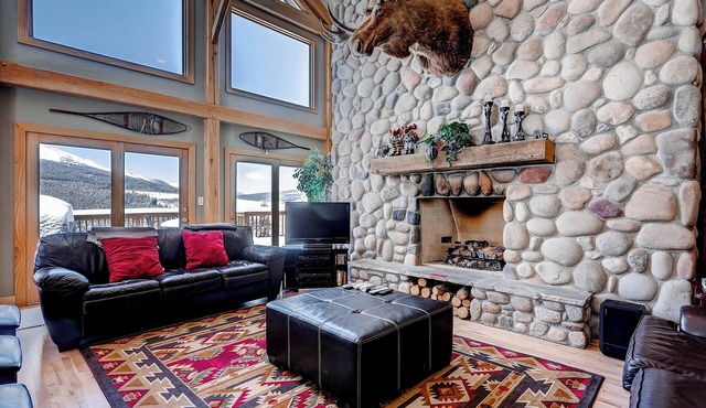 Rural Peak 7 Mountain Lodge by InvitedHome | Hot Tub, Deck, Fireplace, Game Room