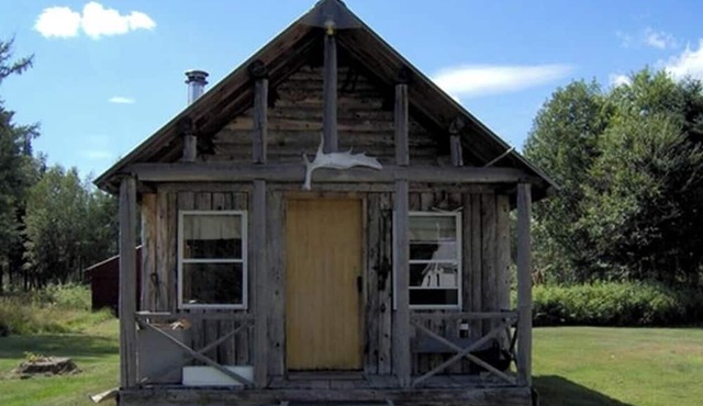 Rustic, Private Log Cabin near Augusta, Maine, Perfect for a Weekend Getaway in Nature