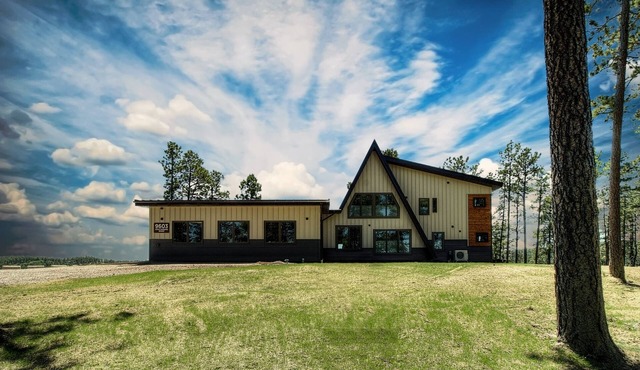 Rustic Mountain Modern Home With Breathtaking Black Hills Views! in Rapid City
