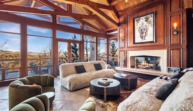 Saison Cinq | Architectural Masterpiece Overlooking the Four Seasons