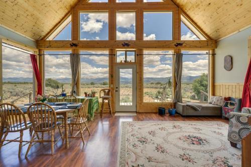 Sangre de Cristo Views! Retreat Near Wild Horses!