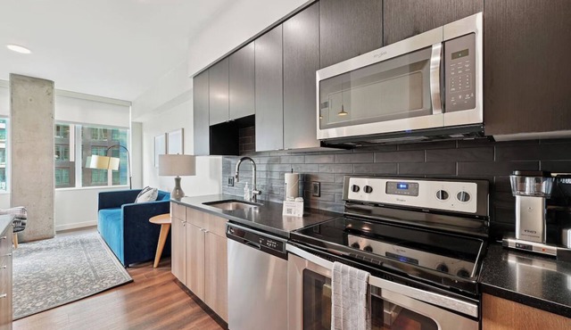 Sentral Union Station | 1BR Apt with Full Kitchen | Pool | Entertainment Spaces