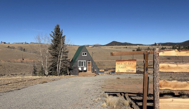 Serene 2-bedroom A-Frame in Jefferson perfect for Hot Tub + Views + Stargazing