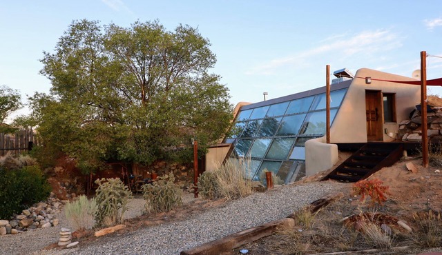 Serene Earthship near Taos w/Hot Tub, King Suite, Mountain Views & Outdoor Gym