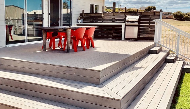 Shackleton-Walking distance to beach! in Point Turton
