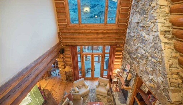 Ski & Hiking Access Townhome w/Hot Tub & Views | 3BR Luxury in Mountain Village