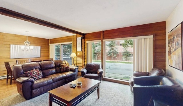 Ski-in/ski-out chalet right next to Super Bee gondola w/shared hot tub + WiFi