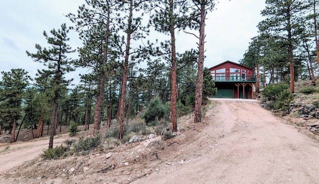 Sky Cabin - 10 Acres - Hot Tub