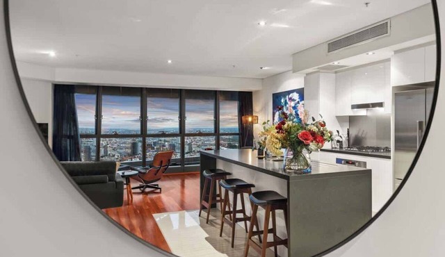 Skyhigh Executive! ~ 2Bed/2Bath/1Car/Views ~ CBD in Brisbane City