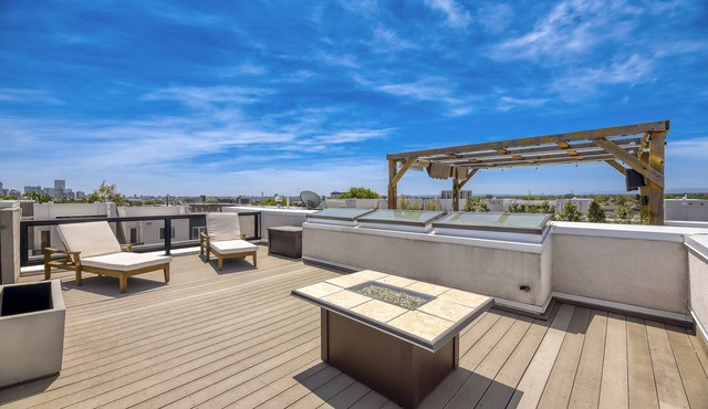Sloan's Lake Luxury | Private Rooftop | 30-Day Min