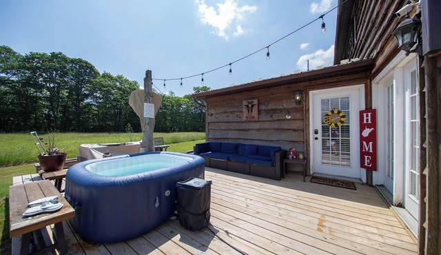 Smith’s mother in law suite, pet friendly! in Valley Head