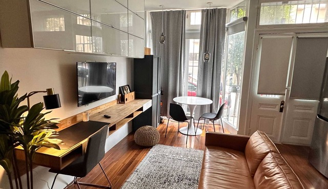 South St Flat | 20 minutes to Stadiums! in Philadelphia
