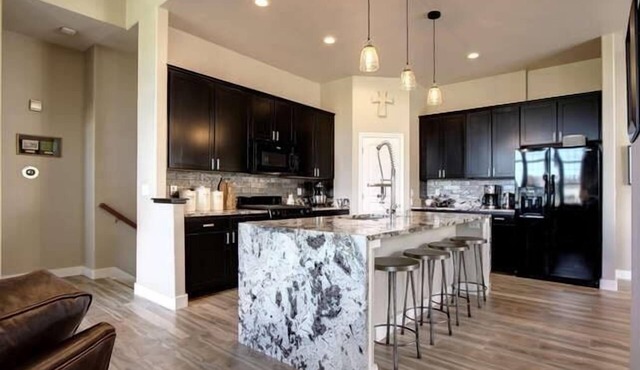Spacious 3 BDR Townhome on Golf Course