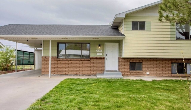 Spacious 4-bedroom house in charming Montrose