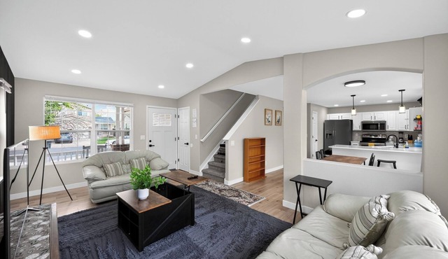 Spacious 4-bedroom house in Aurora, Colorado, United States