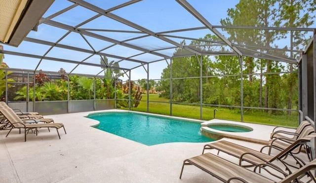 Spacious and Relaxing Home with South Facing Pool
