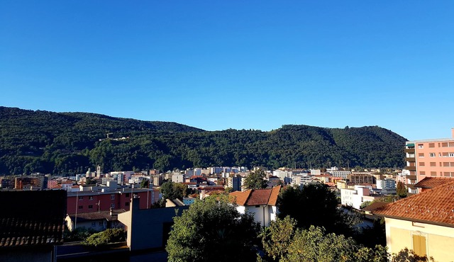 Spacious, bright studio - Balcony, Panoramic View, Free Parking in Vacallo