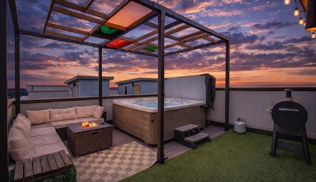 Spacious Denver Home with Private Rooftop Spa