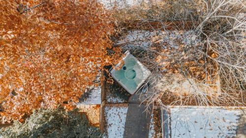 Spacious Downtown Family with Large Patio, Hot Tub, Fire Pit, by Forest & Peak Retreats