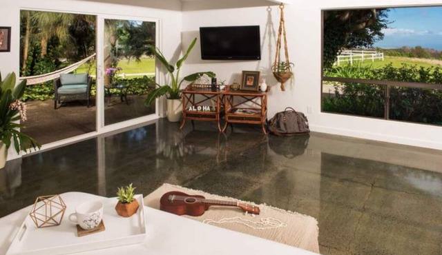 Spacious Hawaiian Cottage Suite in the Upcountry of Maui! in makawao
