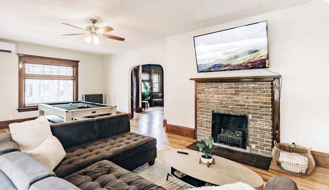 Spacious Home Minutes from Downtown St. Paul