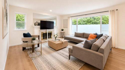 Spacious Pet Friendly Shoreline Home EV charger in Shoreline