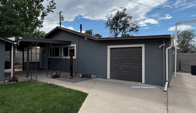 Steel City Cottage w/1 bed 1 bath Located in Pueblo
