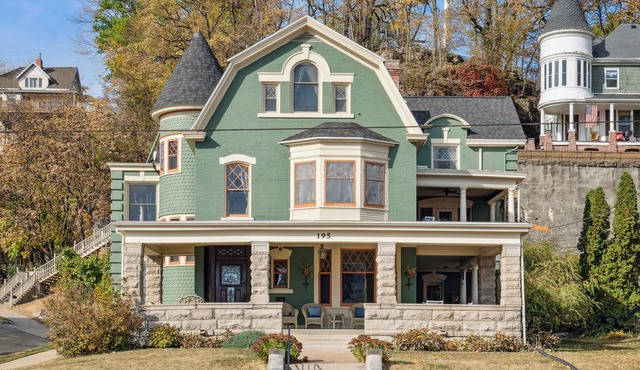 Stone Cliff Manor- historic home with unique history. Perfect for large groups in Dubuque