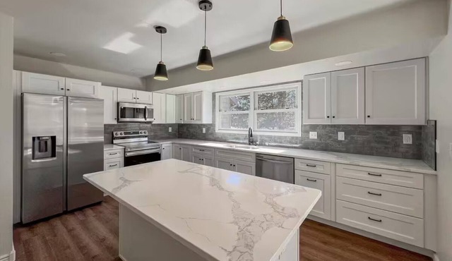 Stunning 5BR Golf Course Townhome Arcade Lounge