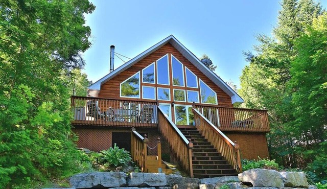 Stunning Cottage on a Very Private Lake in Kinmount